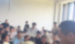 某学院学生爆料新闻视频,某学院新闻视频引发热议，真相究竟如何？